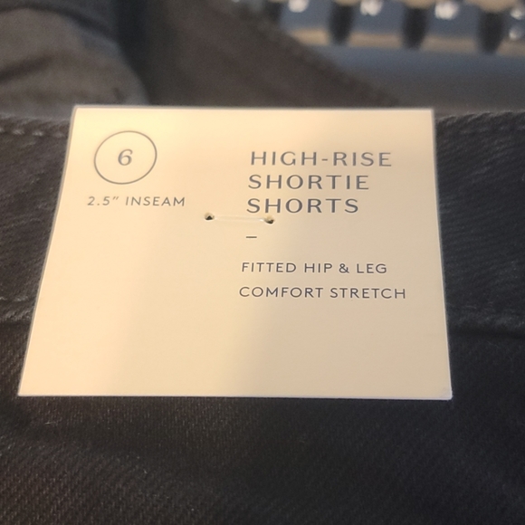 NWT Universal Thread HighRise Black Shorts Size6 - Picture 4 of 4